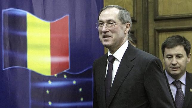 Francia insiste en que respetará las normas de inmigración que viola Italia