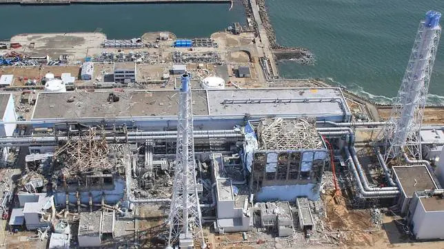 Los trabajadores de Fukushima entran por primera vez en uno de los reactores