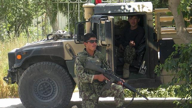 Un disidente talibán permanece atrincherado en un hotel de Kandahar