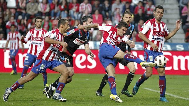 El Sporting sella su permanencia