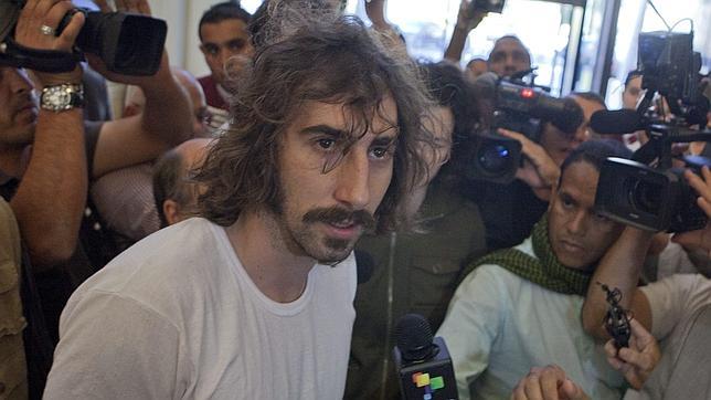 Manu Brabo sale de Libia y se reúne en Túnez con diplomáticos españoles