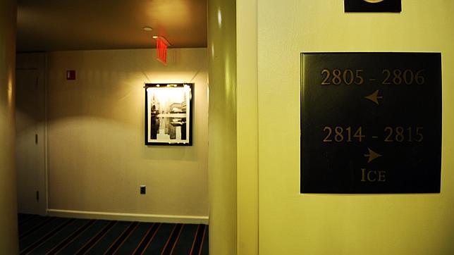 Un empleado del hotel habría estado en la suite de Strauss-Kahn cuando entró la supuesta víctima