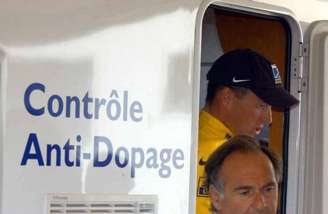 Lance Armstrong, acusado de tomar EPO por un antiguo compañero del US Postal