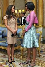 Nuevo «duelo» de estilo: Catalina de Cambridge vs. Michelle Obama