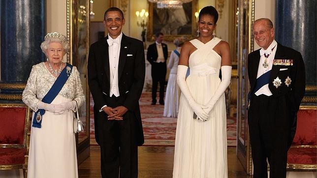 Obama, agasajado en Londres por la reina Isabel II