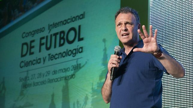 El Atlético negocia con Joaquín Caparrós