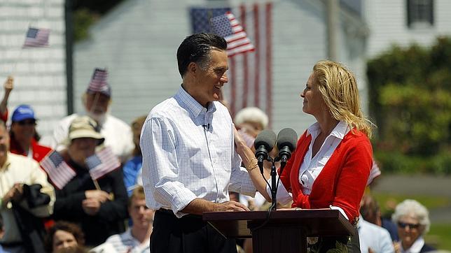 Mitt Romney salta a la carrera presidencial en el Partido Republicano