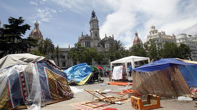 Los acampados de Valencia proponen un «nuevo modelo económico» al Gobierno