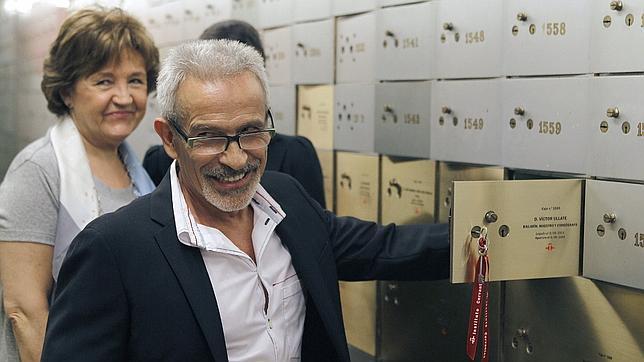 Un chaleco, un reloj y un anillo, legado de Víctor Ullate para sus tataranietos