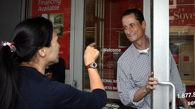 El congresista demócrata de las fotos obscenas dejará el escaño por la presión de su partido