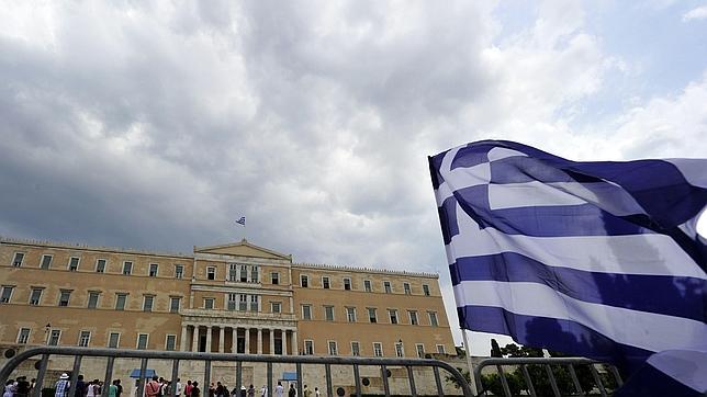 Grecia coloca 1.625 millones de euros en bonos un día antes de la huelga general