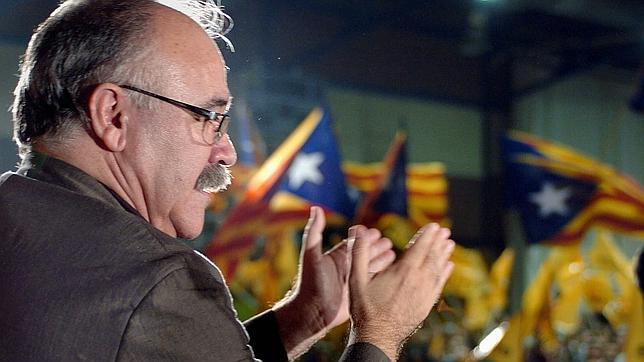 Carod-Rovira pide que los «indignados españoles» en Cataluña se vayan a «mear» a su país