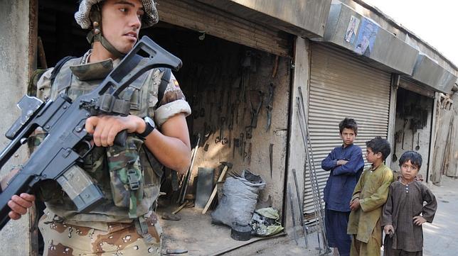 España comenzará la retirada de sus tropas de Afganistán en 2012