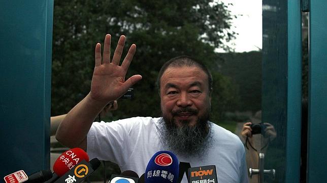 Ai Weiwei no podrá criticar al régimen chino ni salir de Pekín en un año