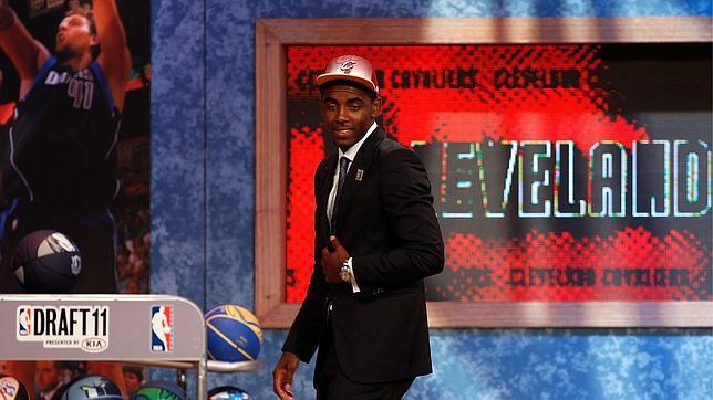 Cleveland elige a Kyrie Irving número uno del Draft