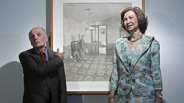 Doña Sofía se muestra satisfecha con la «maravillosa» exposición de Antonio López