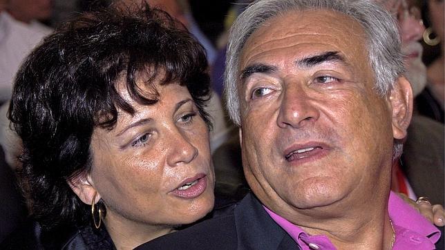 La mujer de Strauss-Kahn rompe su silencio: «Dominique es un hombre bueno, honesto, honrado. Le creo más que nunca»