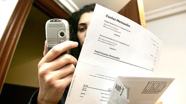 El precio de las llamadas de móvil en el extranjero baja un 10%