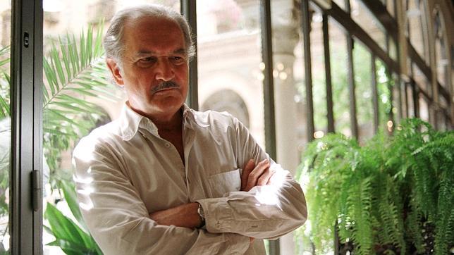 Carlos Fuentes Gana El Premio Gabarrón De Las Letras 2011