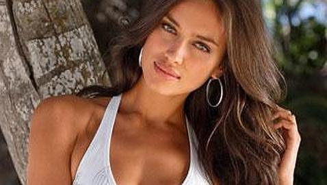 Irina Shayk calienta el verano con los biquinis más sexys de Bruno Banani