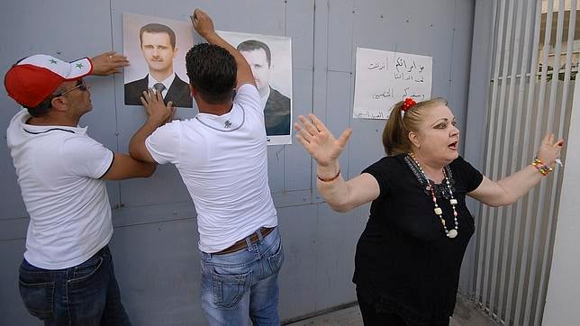 Cientos de miles de sirios salen a la calle