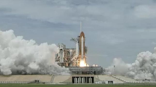 El Atlantis ya vuela hacia su última misión