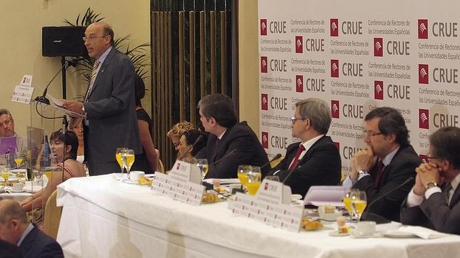 «Los recortes a la Universidad nos convertirán en la playa de Europa»