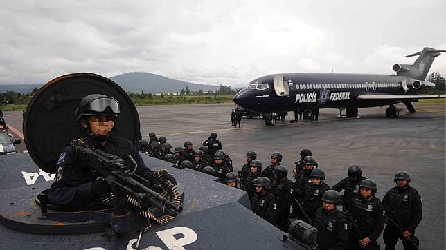 Un ataque de los sicarios en México mata a once policías y un civil