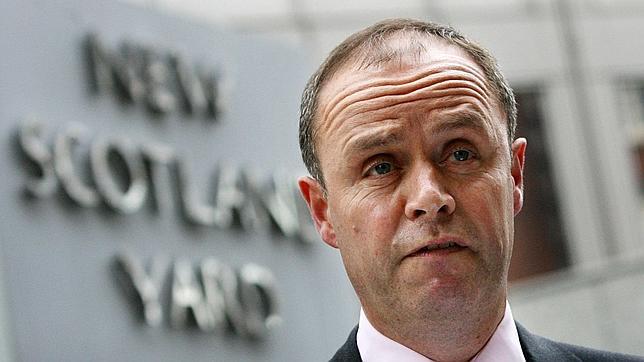 Dimite el número dos de Scotland Yard por las escuchas del «News of the World»