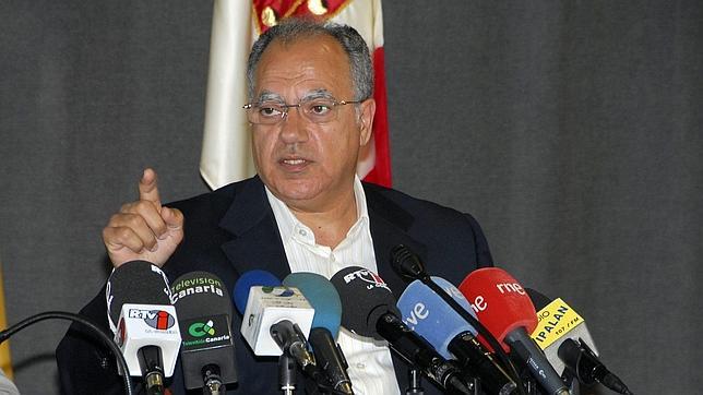 Curbelo renuncia a su escaño en el Senado