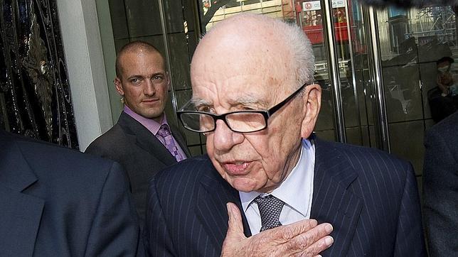 Murdoch envía un correo a sus empleados: «Los que nos han traicionado responderán ante la Justicia»
