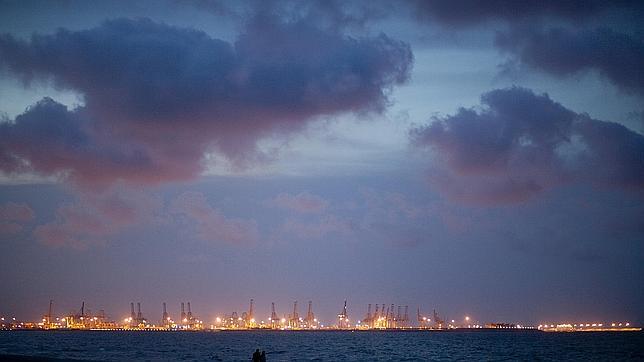 Greenpeace alerta del «daño irreparable» de los puertos del Estado al litoral