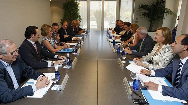 Gobierno y PP, en guerra por 18.700 millones de deuda autonómica