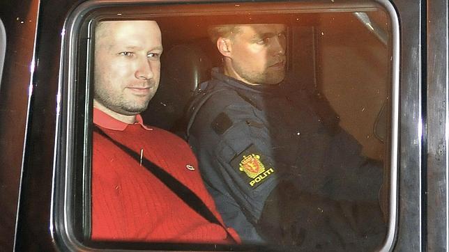 La orden de disparar contra Breivik fue anulada en el último instante