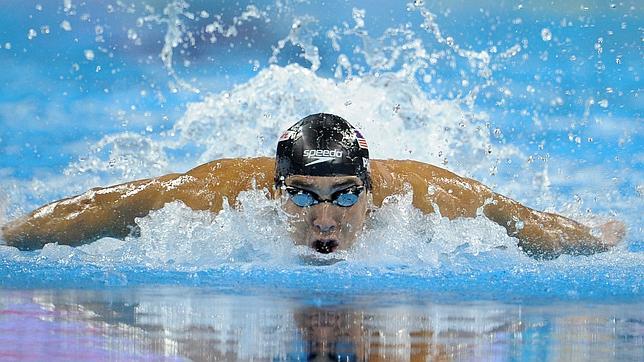 Phelps, oro en los 100 mariposa