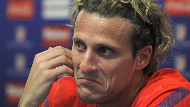 Forlán: «El estilo del Chelsea le hubiese ido mejor a Agüero»