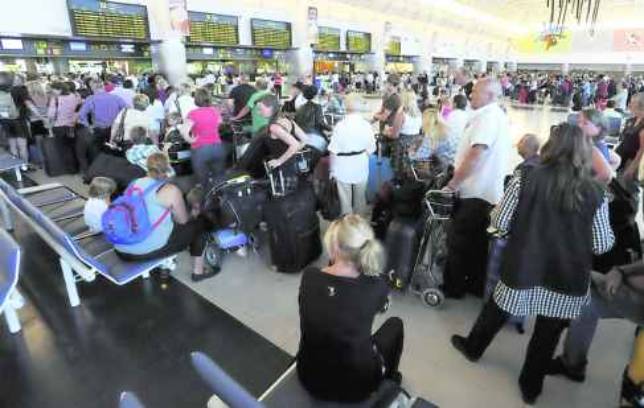 Grabar los glúteos en un aeropuerto le cuesta 60.000 euros a una empresa de seguridad
