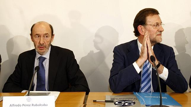 Lucha entre las cadenas para emitir el «cara a cara» entre Rubalcaba y Rajoy
