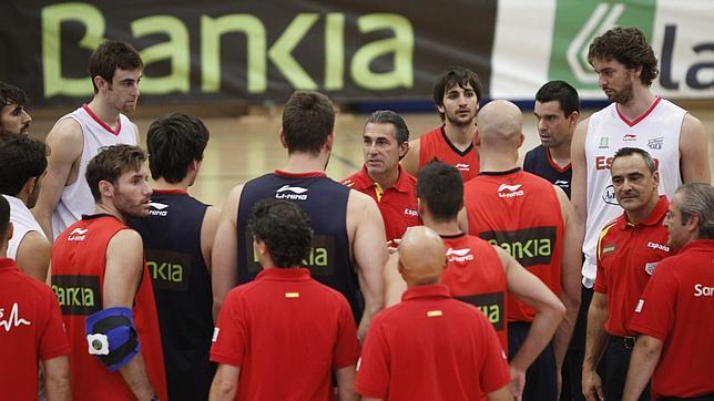 Scariolo descarta a Xavi Rey y Rafa Martínez