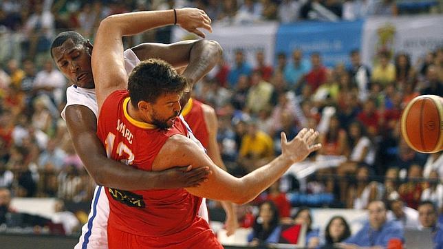 España arrolla a Francia