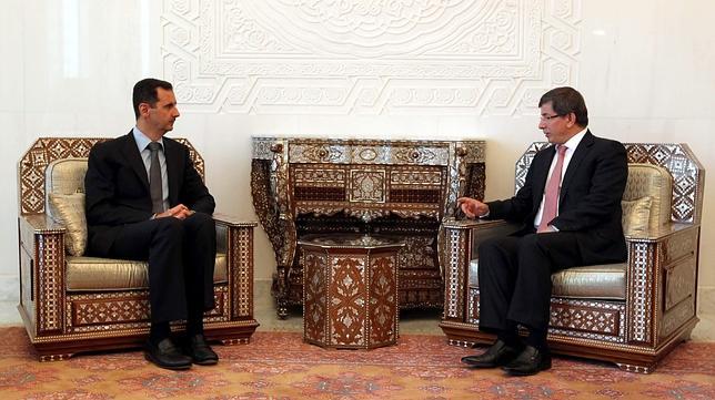 Asad reconoce «errores» ante una delegación de la ONU