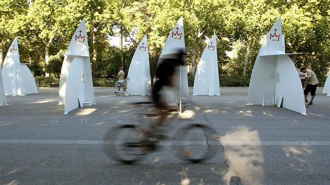 Aparecen dañados 16 confesionarios ubicados en el Parque del Retiro