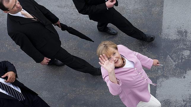 Merkel vuelve a rechazar los eurobonos