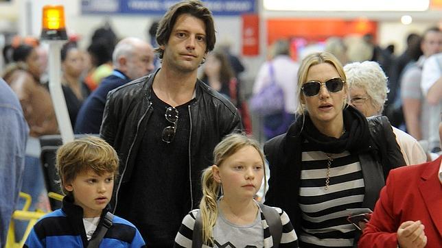 Kate Winslet da otra oportunidad a su modelo, Louis Dowler