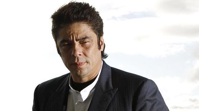 Benicio del Toro convierte en abuelo a Rod Stewart