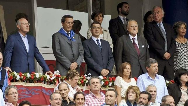 Azkuna destaca que en las fiestas de Bilbao de este año hay «más pintadas que nunca»