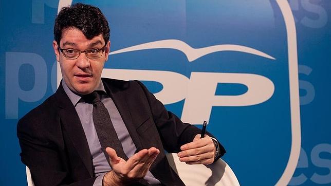 Álvaro Nadal: «La Constitución impedirá que los gobiernos gasten lo que no tienen»