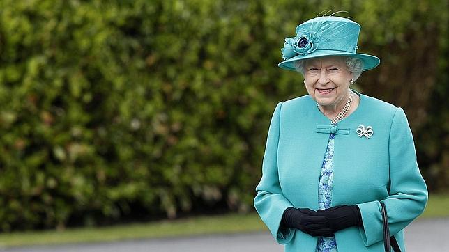 La reina de Inglaterra busca jardinero