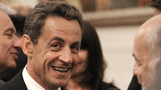 Sarkozy niega que recibiera dinero negro de Bettencourt