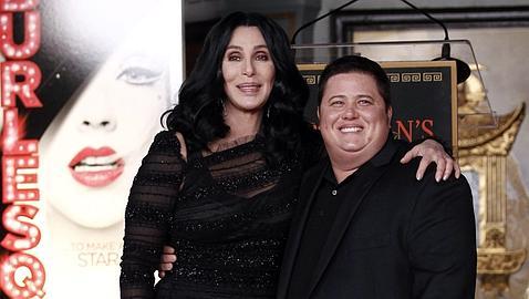 Cher defiende la participación de su hijo transexual en el «Mira Quién Baila» norteamericano